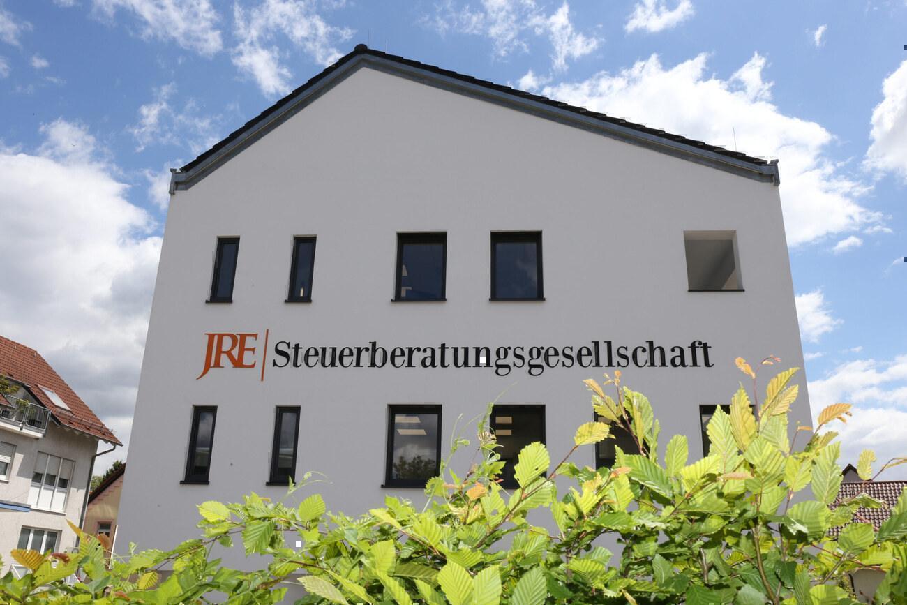 Die Steuerkanzlei, gelegen in der Heilbronner Straße in Kirchardt